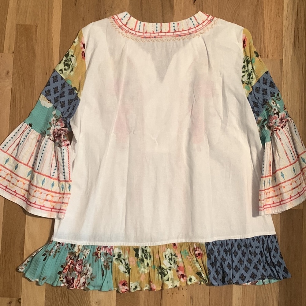 𝅺COLDWATER Creek Boho Linen Blouse with Bell Sleeves and Embroidery Women’s M - Picture 9 of 11